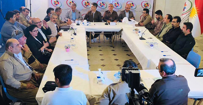 ناوەندی هاوکاری حیزبەکانی کوردستانی ئێران سمیناری کوردستانی ئێران ،دوای مانگرتنی ۲۱ی خەرمانانی بەرێوە برد ناوەندی هاوکاری حیزبەکانی کوردستانی ئێران سمیناری کوردستانی ئێران ،دوای مانگرتنی ۲۱ی خەرمانانی بەرێوە برد