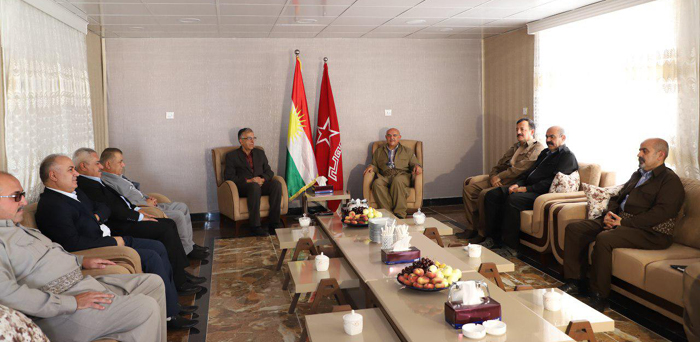 شاندێكی حیزبی شیوعی سەردانی ناوەندی سەركردایەتی كۆمەڵەیان كرد شاندێكی حیزبی شیوعی سەردانی ناوەندی سەركردایەتی كۆمەڵەیان كرد